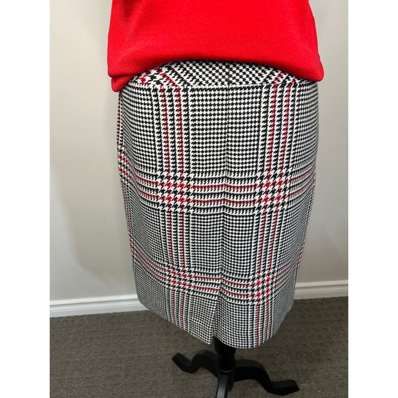 Women's Jones New York black and red plaid pencil Skirt Size 10 - Picture 7 of 10